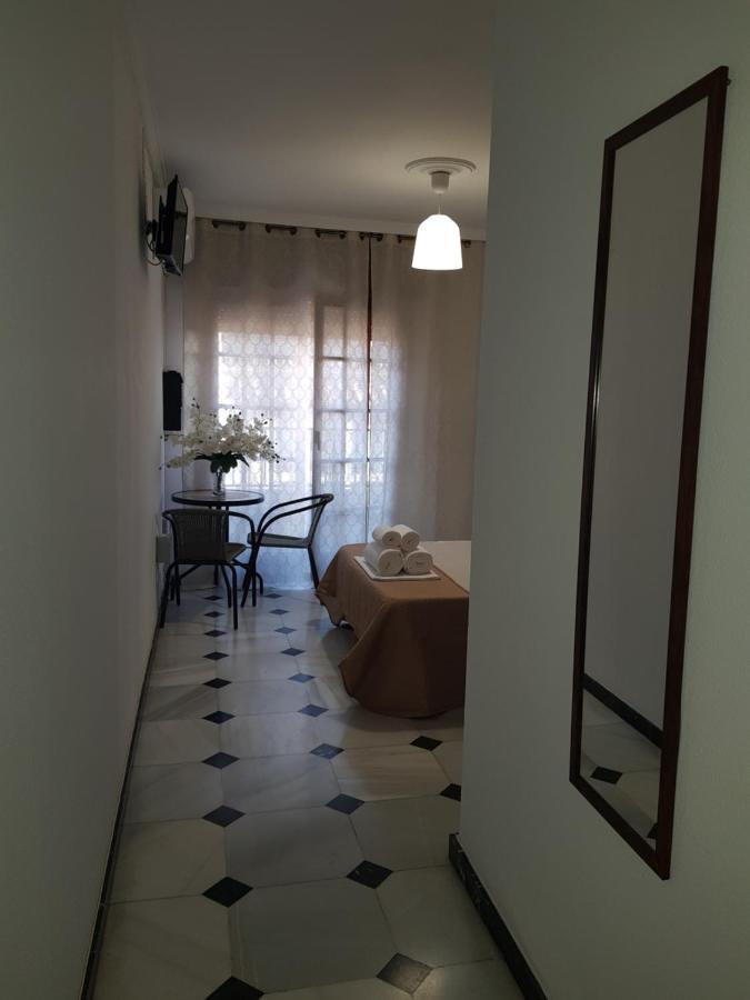 Pension Yna Holiday Málaga Buitenkant foto