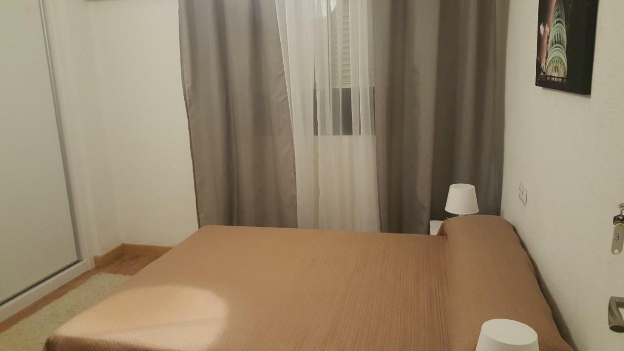 Pension Yna Holiday Málaga Buitenkant foto