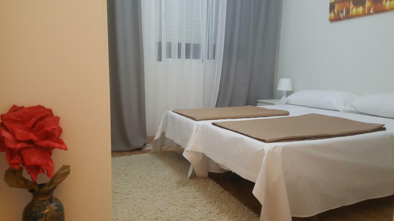 Pension Yna Holiday Málaga Buitenkant foto