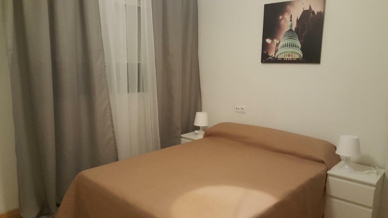 Pension Yna Holiday Málaga Buitenkant foto