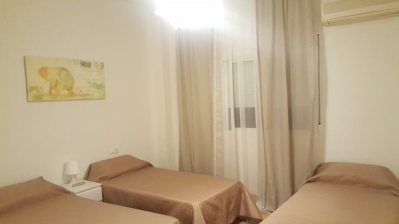 Pension Yna Holiday Málaga Buitenkant foto