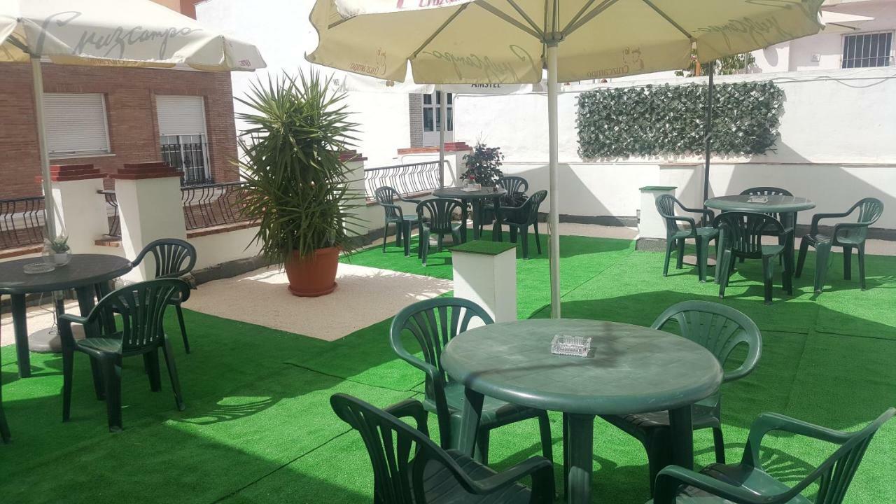 Pension Yna Holiday Málaga Buitenkant foto