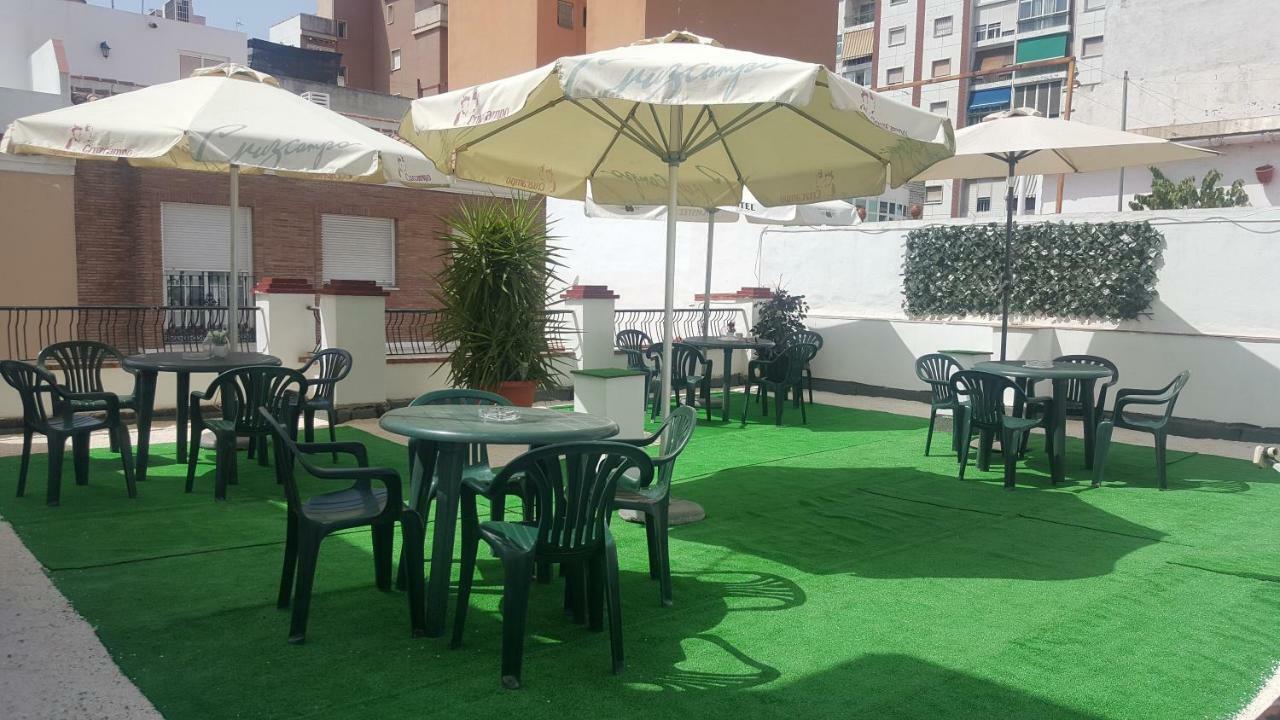 Pension Yna Holiday Málaga Buitenkant foto
